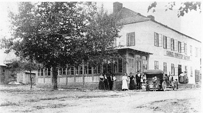 Hostinec Gabriela Schustera v Kvildě, bývalá usedlost Verderberova, na snímku z doby kolem roku 1910