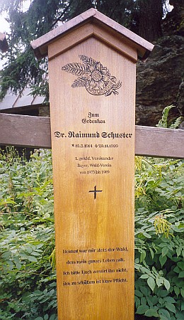 Umrlčí prkno při vrcholu hory Falkenstein