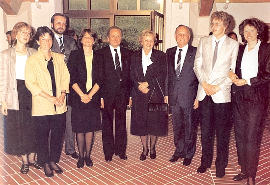 V kruhu rodiny s "regionálním prezidentem" Dr. Schmidtem o svých šedesátinách roku 1985