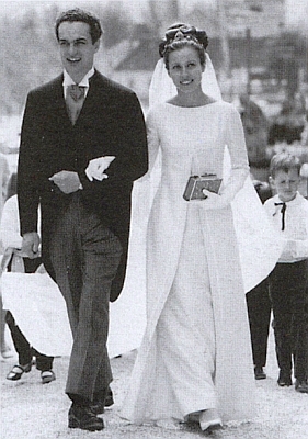 S Theresou hraběnkou z Hardeggu je zachycen na tomto svatebním snímku v roce 1967, kdy mu bylo necelých třicet let, 1988 se s ní rozvedl a 2008 oženil sedmdesátiletý znovu