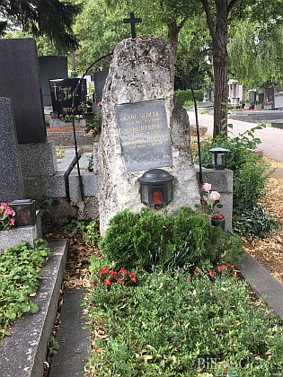 Hrob na vídeňském hřbitově Neustifter Friedhof