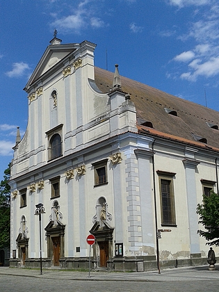 Průčelí českobudějovické katedrály sv. Mikuláše