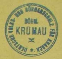Jeho podpis ve školní kronice a razítko německé chlapecké obecné a měšťanské školy v Českém Krumlově "za první republiky"
