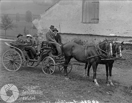 26. května 1920 byl v tehdejším Kunžvartě pořízen tento snímek s popisem Schmitka, Reif