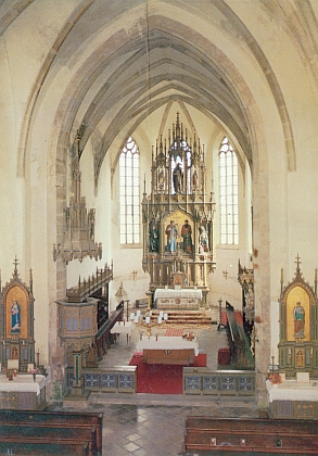 Novější snímek interiéru kostela