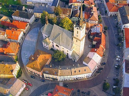 Centrum Rohrbachu, města, kde zemřel