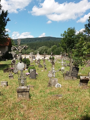Hřbitov v Pěkné na snímcích z roku 2017