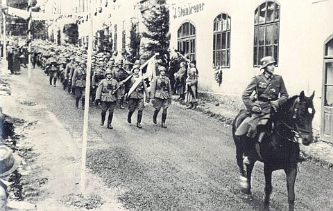 Vstup wehrmachtu do Vimperka r. 1938 - kolem Steinbrenerů kráčejí dějiny...