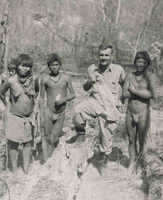 S Indiány kmene Japrerias ve Venezuele, jejichž jazykem hovoří sto lidí, na snímku z roku 1960