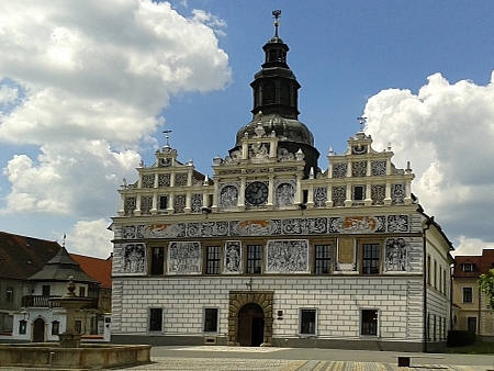 Radnice ve Stříbře, před níž kdysi proběhl jeho slavnostní přípitek (viz výše)