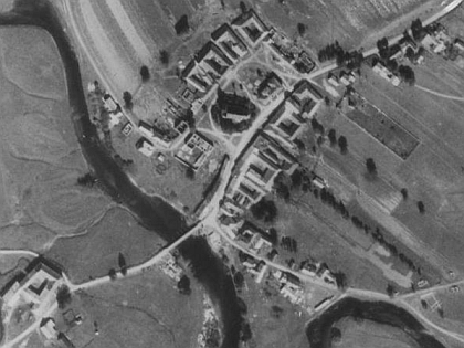 Dolní Vltavice (viz i Johann Studener) na leteckých snímcích z let 1952 a 2008