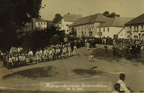 Svěcení hasičské motorové stříkačky v Dolní Vltavici 19. července roku 1932
