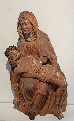 Pieta z Dolní Vltavice (kolem roku 1450), dnes ve sbírkách českokrumlovského muzea