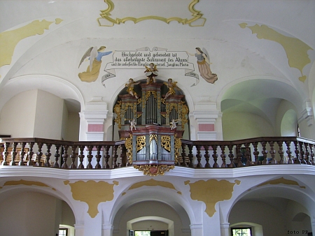 Varhany na kůru poutního kostela