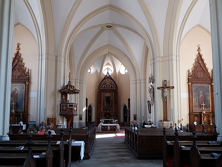 Kostel sv. Jana Nepomuckého v Hluboké nad Vltavou (viz i Alois Nedobitý)