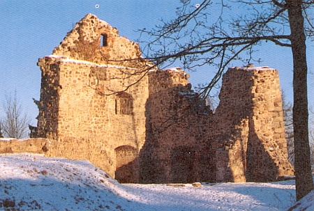 Chatrné zbytky hradu Runding