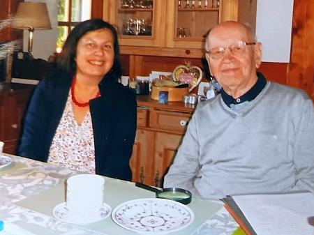 Se starostkou Dešenic Lenkou Sýkorovou a s bratrem Josefem roku 2023 při návštěvě v rodném kraji