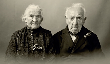 S manželkou Annou na snímku Josefa Seidela z roku 1923, snímek vlevo zjevně vznikl při téže příležitposti