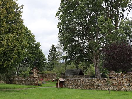 Tady stával kostel ve Strážném, kde byl pokřtěn