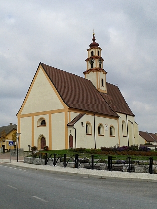 Kostel sv. Mikuláše a fara v Ševětíně