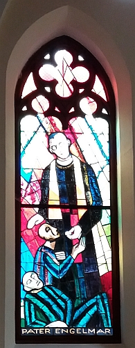 Okno kostela ve Zvonkové s jeho zpodobením