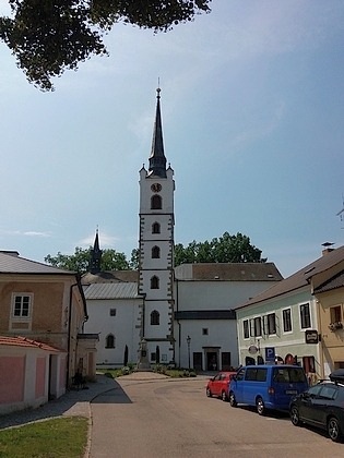 Fara a kostel sv. Bartoloměje ve Frymburku