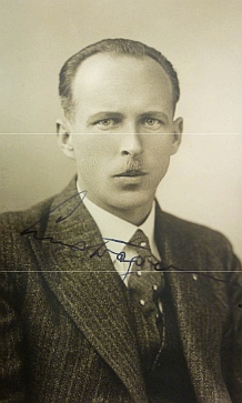 Druhá varianta fotografie z téhož dne, tentokrát i s podpisem