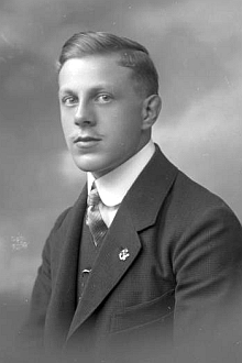 Syn Otto na snímku ze Seidelova českokrumlovskéhp fotoateliéru z roku 1916