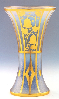 Váza z Klášterského mlýna, jak ji v roce 1912 navrhl Josef Hofmann (1870-1956), rodák z Brtnice u Jihlavy