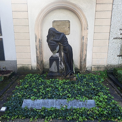 Hrob na hřbitově Barbarafriedhof v Linci