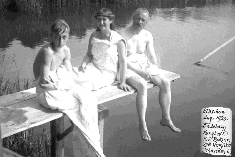 Na koupališti v Nalžovech roku 1920