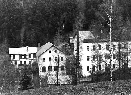 Watzlawickova továrna Bohemia Werke v údolí Losenice na dvou snímcích Josefa Seidela (po roce 1930)
