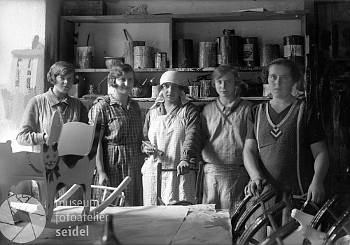 Dělnice ve Watzlawickově továrně na snímku z roku 1937