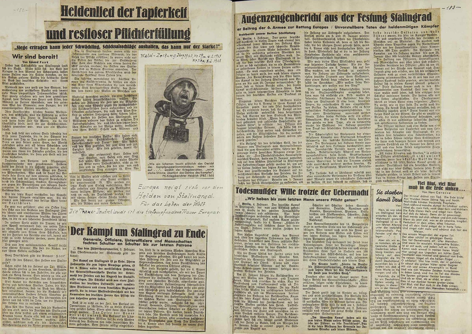 Dvojstrana ve školní kronice věnovaná bitvě u Stalingradu s výstřižky nacistického deníku "Wald-Zeitung"