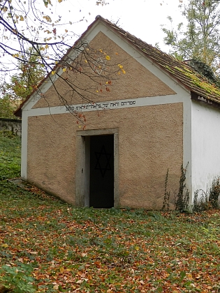 Židovský hřbitov a márnice ve Čkyni