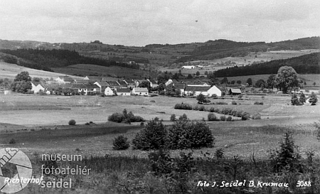 Rodné Střemily na dvou starých pohlednicích, autorem té horní je Josef Seidel