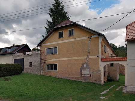 Rodný dům čp. 6 v Červené na snímku z roku 2022