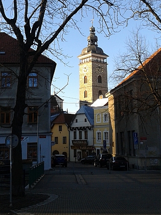 Černá věž je i dnes dominantou historického středu města