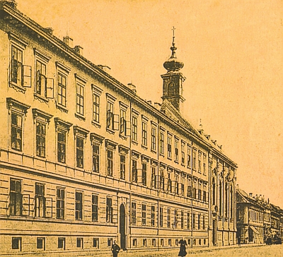 Kostel Božského Srdce Páně v Rudolfovské ulici na pohlednici z počátku 20. století a dnes (2011)