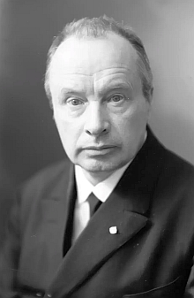 Snímky "od Seidelů" s brýlemi a bez byly pořízeny 4. července roku 1934
