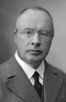 Snímky "od Seidelů" s brýlemi a bez byly pořízeny 4. července roku 1934