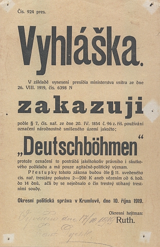 V přírůstcích do žákovské knihovny figurující titul "Märchen und Sagen aus Deutschböhmen" by podléhal podle této vyhlášky okresní politické správy v Krumlově z října 1919 (úřední označení Český Krumlov ještě zřejmě platnosti nenabylo) zákazu a trestu (podle císařského ještě nařízení z dubna 1854!)