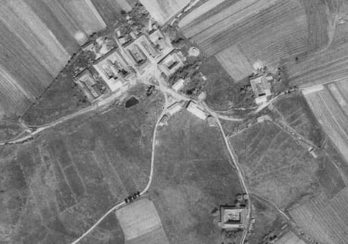 Rodné Břevniště na leteckých snímcích z roku 1947 a 2011 (viz i Sepp Hois)