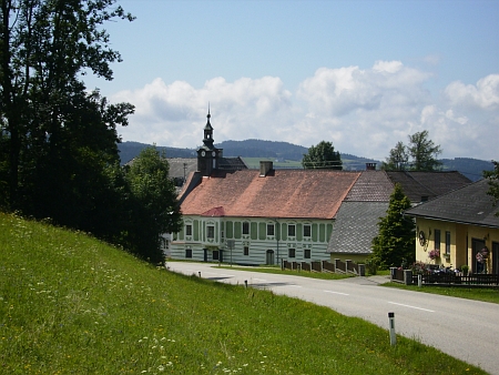 Dva snímky z obce Schönegg (2010)
