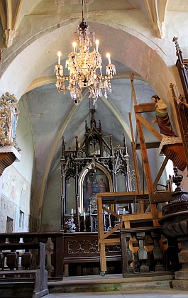 Záběry z interiéru žumberského kostela během rekonstrukce