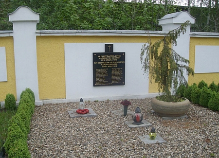 Památník v Kadani připomíná místní občany, zastřelené při sociálně demokratické manifestaci za sebeurčení Němců v Čechách dne 4. března 1919