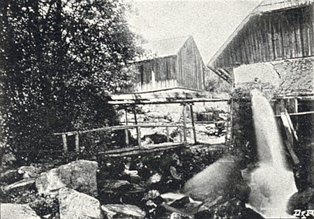 Mlýn na Křemelné u Stodůlek na vzácném snímku, který pořídil rovněž Mathias Bronec
