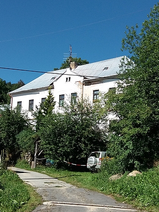 Bývalá škola v Českých Žlebech