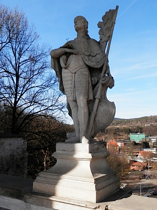 Sochy sv. Václava a sv. Jana Nepomuckého na Plášťovém mostě